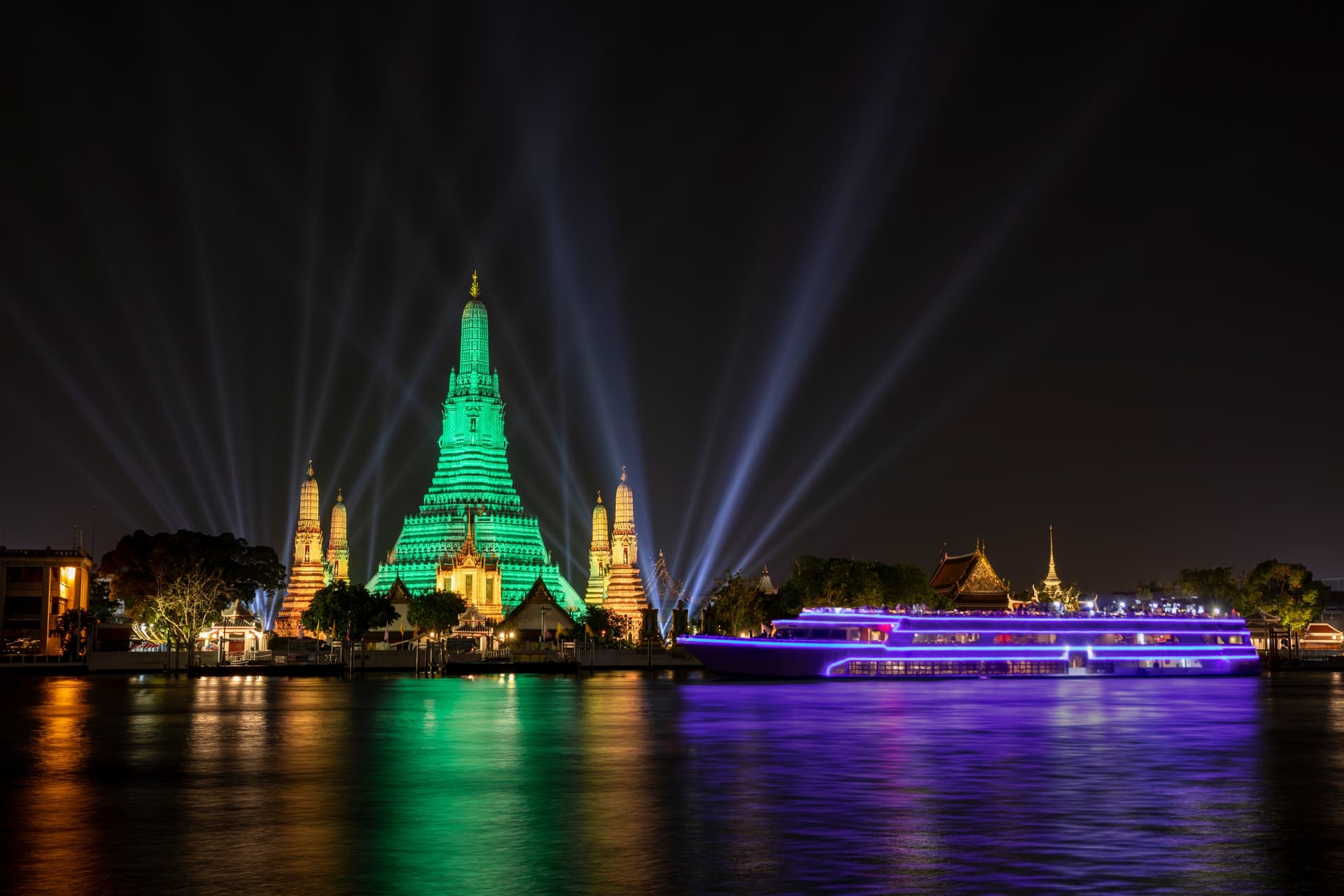 Dinner Cruise on the Chao Phraya River